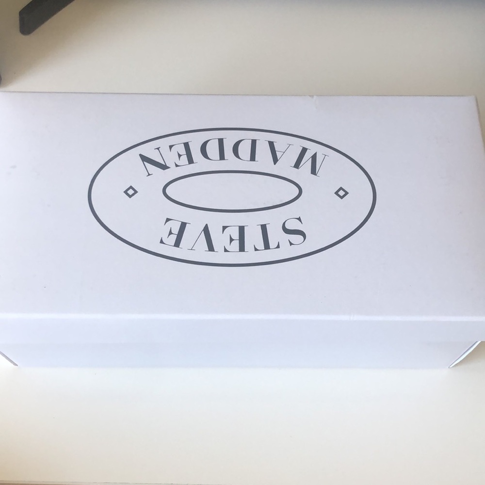 ๐ฆ Steve Madden shoe box - Picture 3 of 3